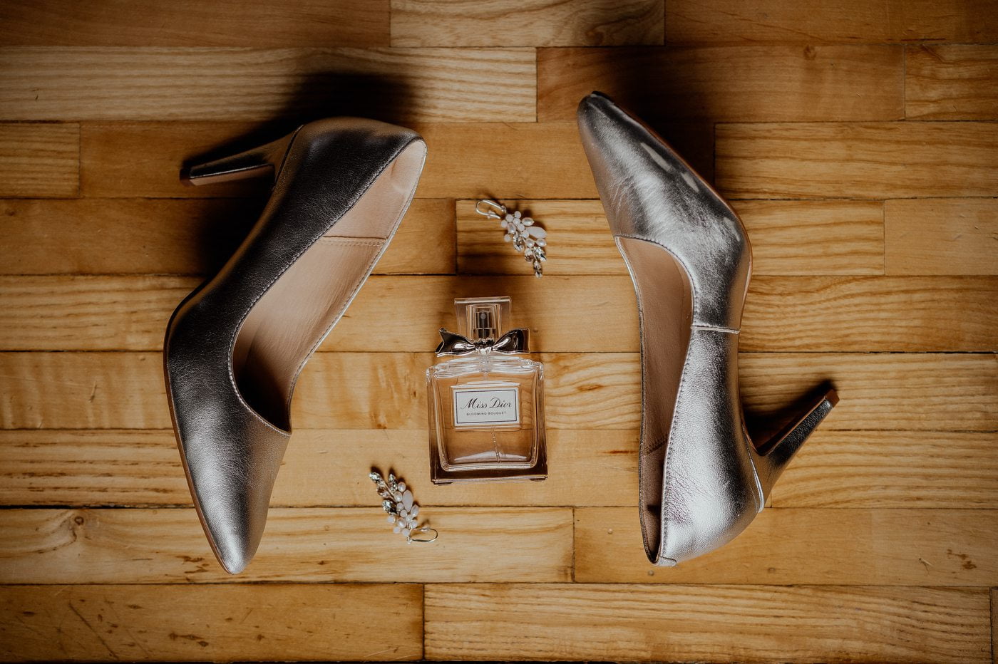 wesele w stodole pod kasztanami bystra fotograf slubny stylovacom 028