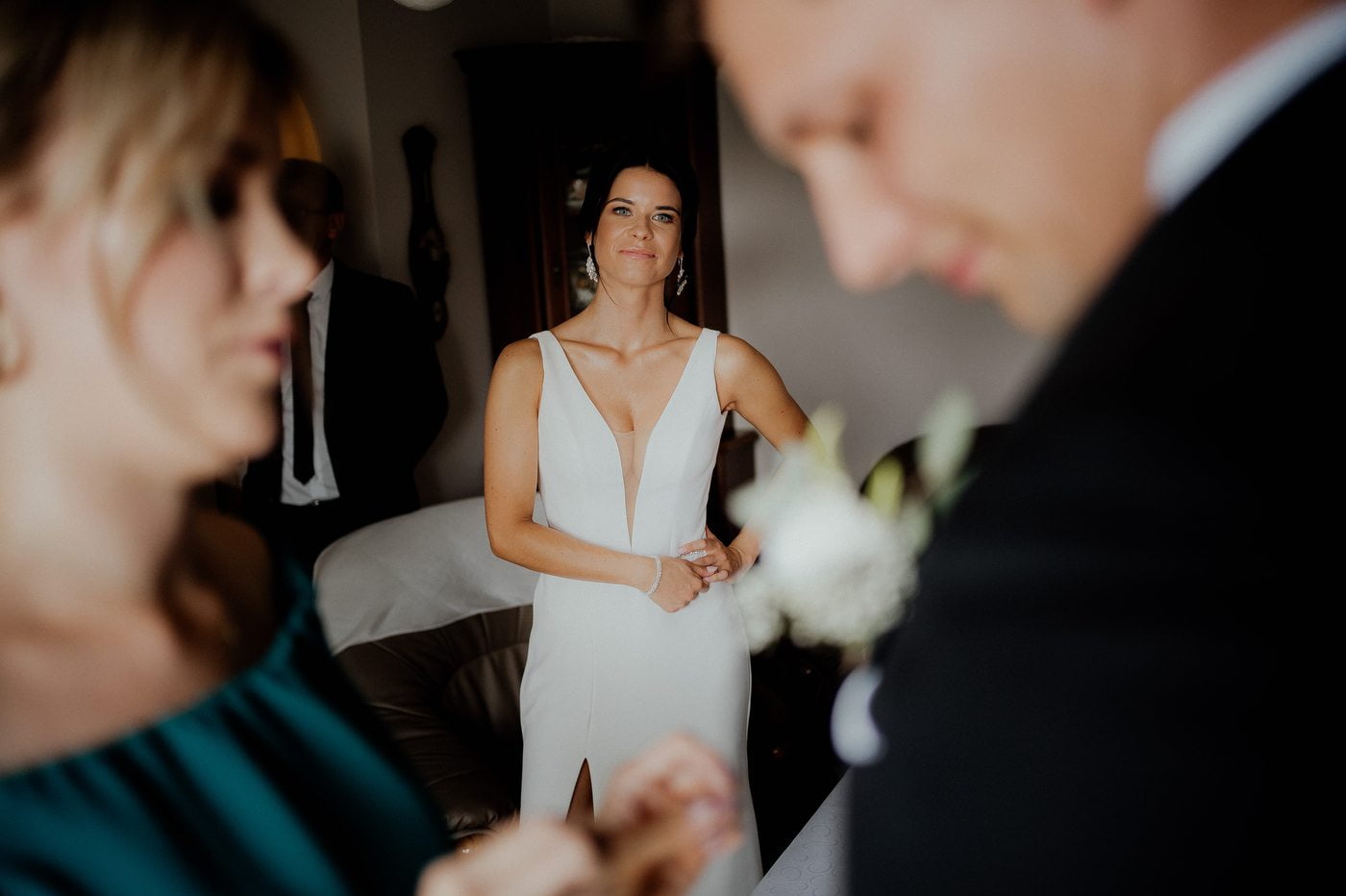 wesele w stodole pod kasztanami bystra fotograf slubny stylovacom 041