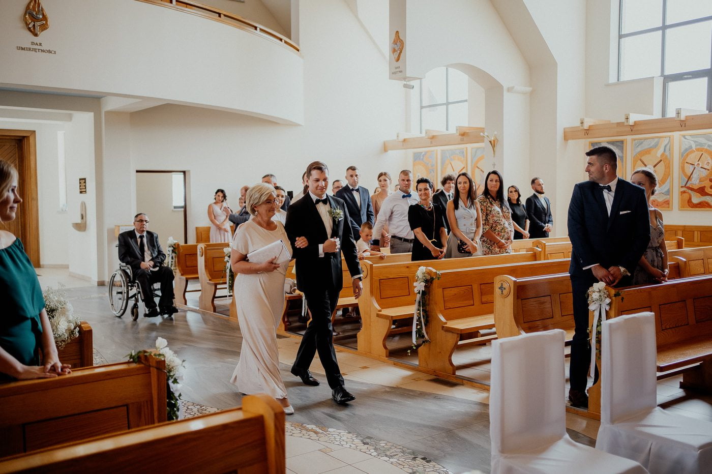 wesele w stodole pod kasztanami bystra fotograf slubny stylovacom 047