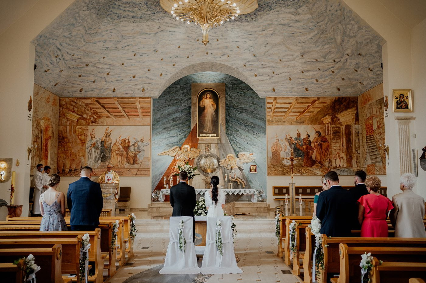 wesele w stodole pod kasztanami bystra fotograf slubny stylovacom 050