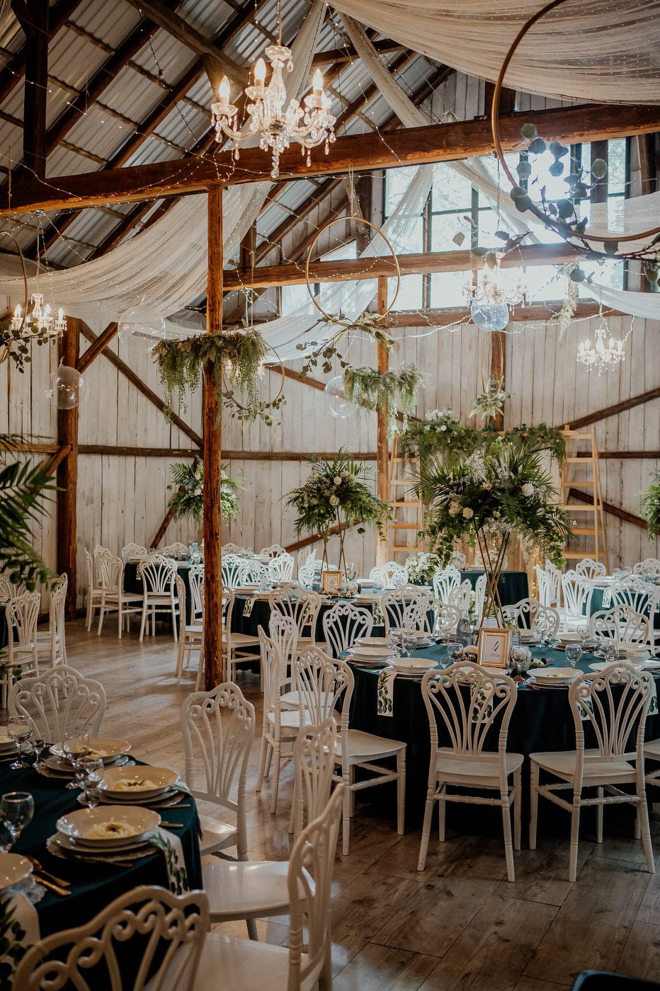 wesele w stodole pod kasztanami bystra fotograf slubny stylovacom 066