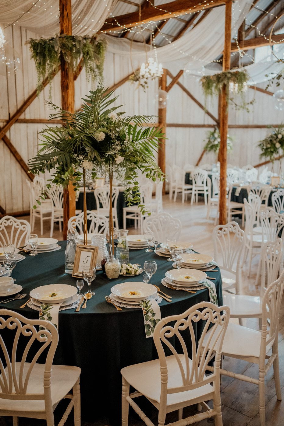 wesele w stodole pod kasztanami bystra fotograf slubny stylovacom 069