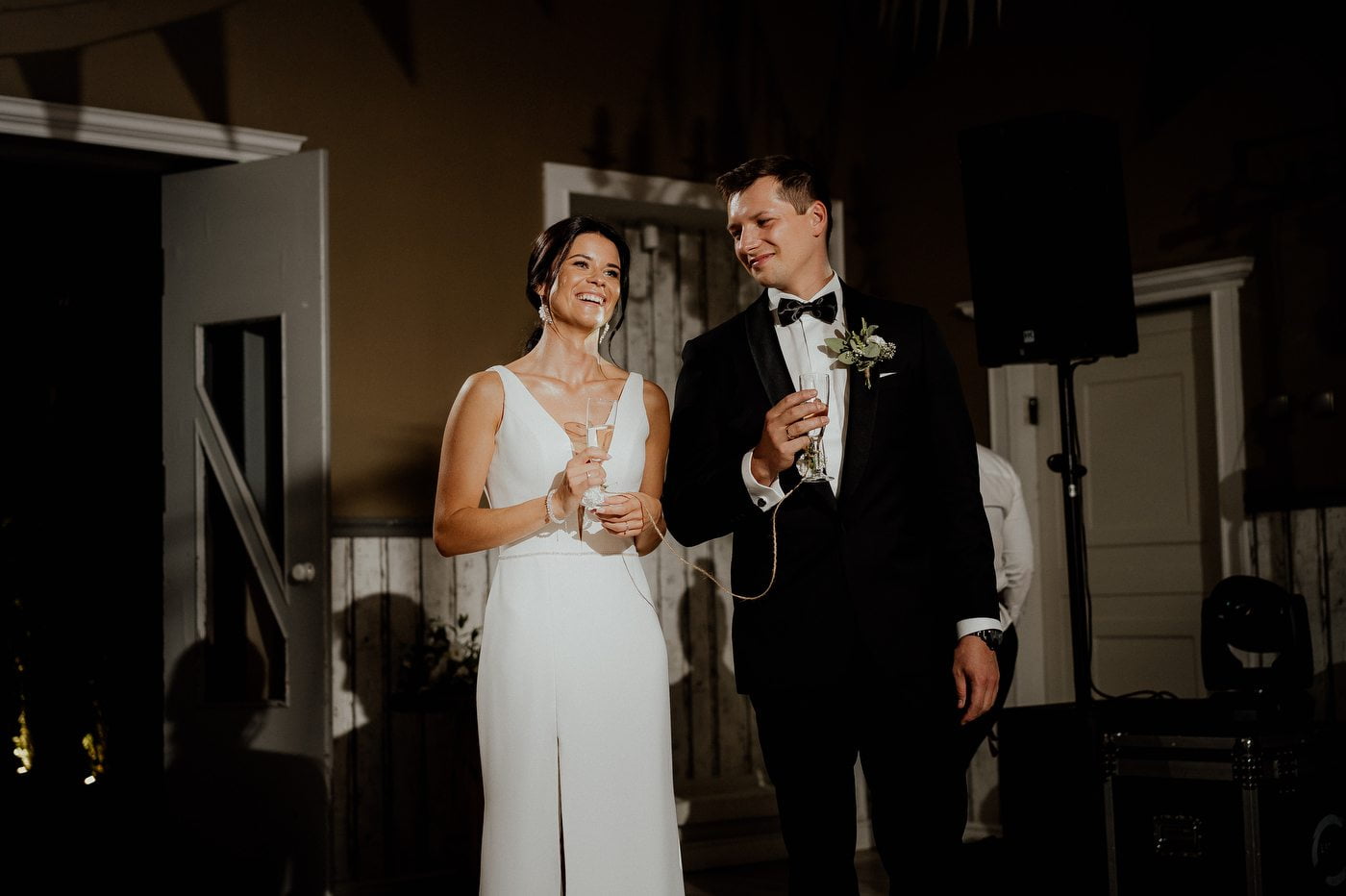 wesele w stodole pod kasztanami bystra fotograf slubny stylovacom 071