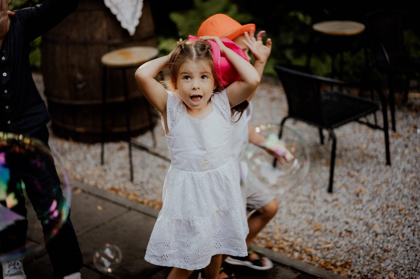 wesele w stodole pod kasztanami bystra fotograf slubny stylovacom 083