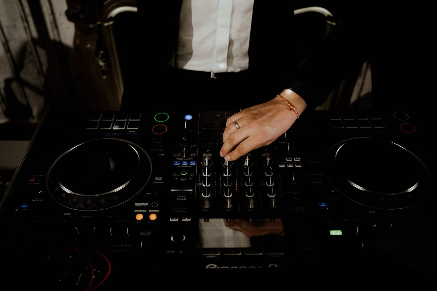 wesele w stodole pod kasztanami bystra fotograf slubny stylovacom 097