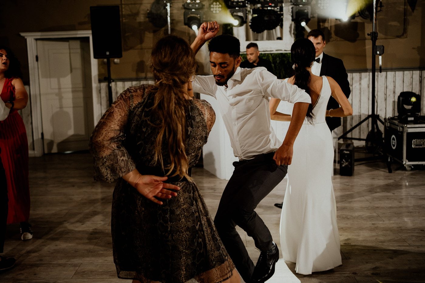 wesele w stodole pod kasztanami bystra fotograf slubny stylovacom 101