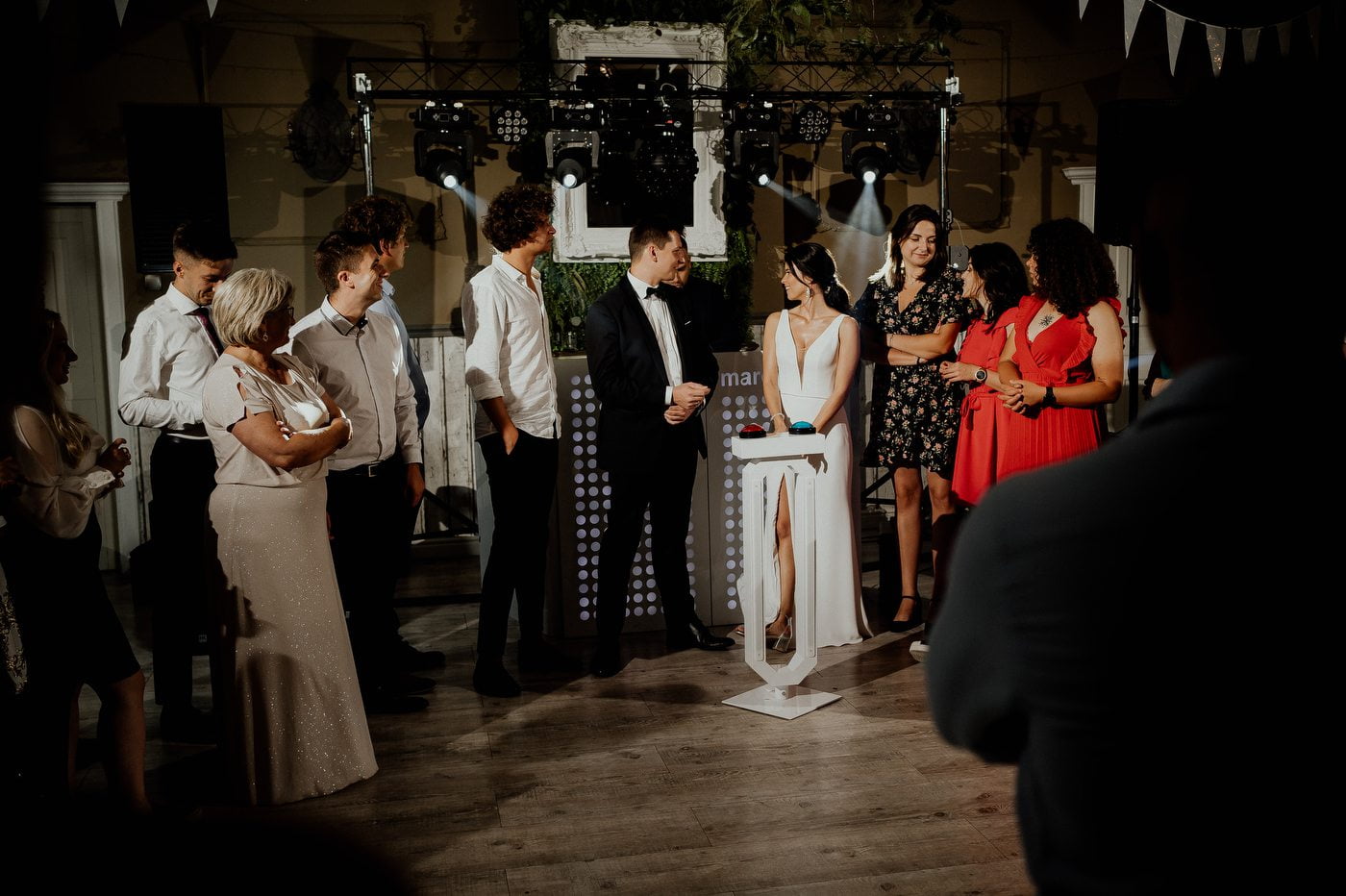 wesele w stodole pod kasztanami bystra fotograf slubny stylovacom 105