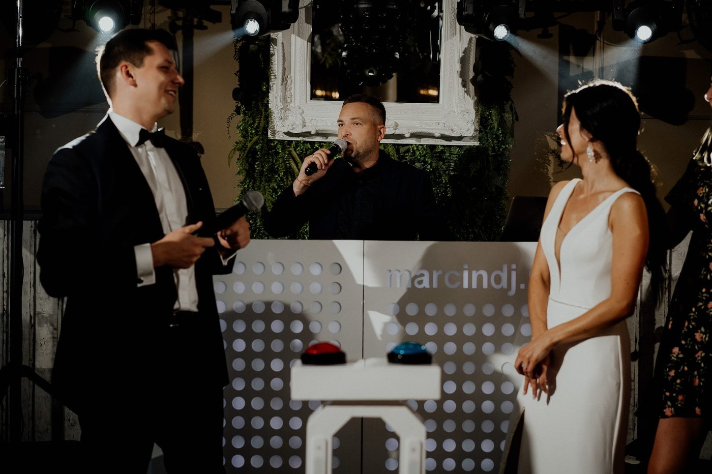 wesele w stodole pod kasztanami bystra fotograf slubny stylovacom 106