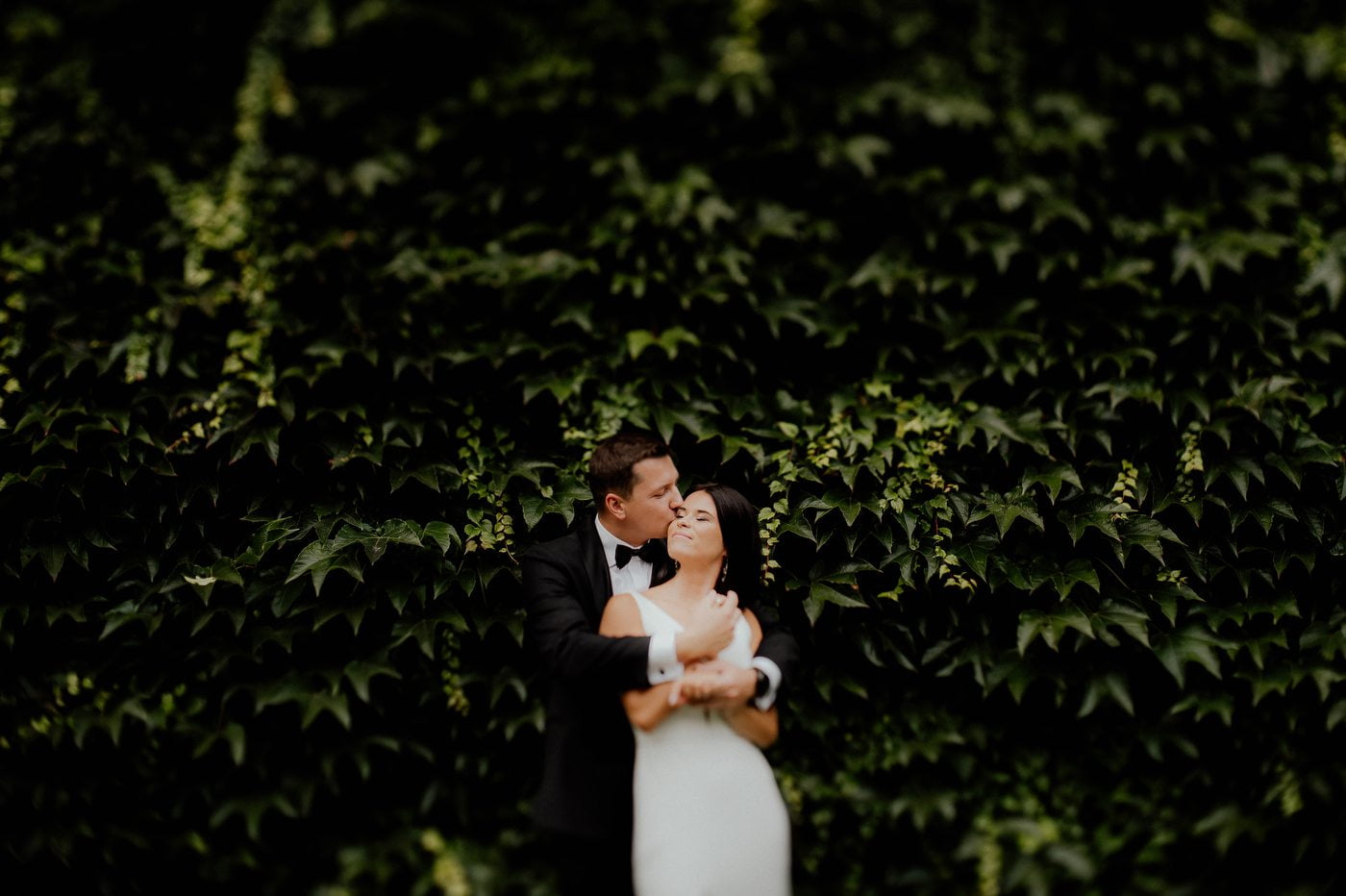 wesele w stodole pod kasztanami bystra fotograf slubny stylovacom 117