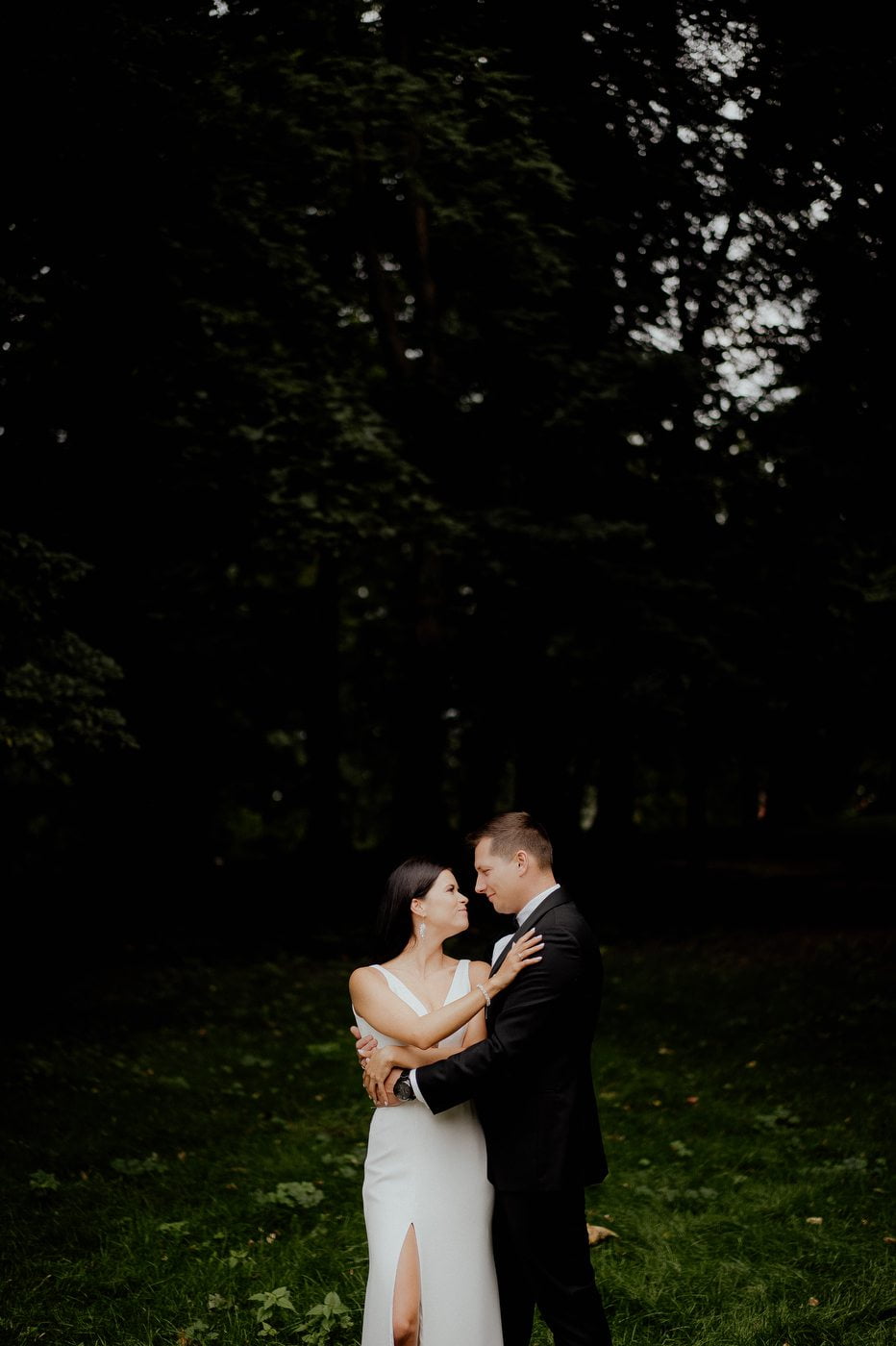 wesele w stodole pod kasztanami bystra fotograf slubny stylovacom 121